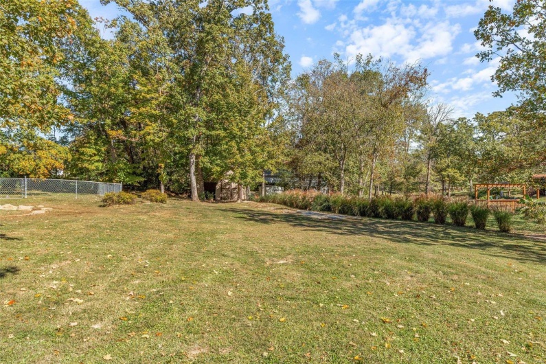 521 Lindsey Lane, Farmington, Missouri 63640, 5 Bedrooms Bedrooms, 17 Rooms Rooms,4 BathroomsBathrooms,Residential,For Sale,Lindsey,MAR24066374
