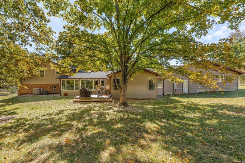 521 Lindsey Lane, Farmington, Missouri 63640, 5 Bedrooms Bedrooms, 17 Rooms Rooms,4 BathroomsBathrooms,Residential,For Sale,Lindsey,MAR24066374