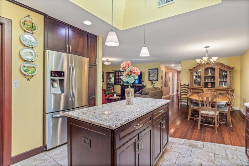 521 Lindsey Lane, Farmington, Missouri 63640, 5 Bedrooms Bedrooms, 17 Rooms Rooms,4 BathroomsBathrooms,Residential,For Sale,Lindsey,MAR24066374