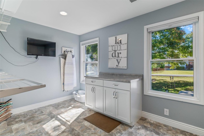 521 Lindsey Lane, Farmington, Missouri 63640, 5 Bedrooms Bedrooms, 17 Rooms Rooms,4 BathroomsBathrooms,Residential,For Sale,Lindsey,MAR24066374