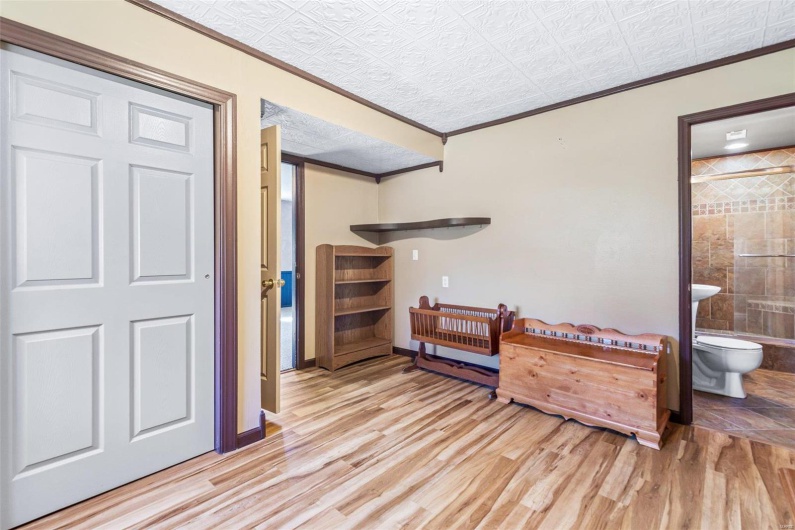 521 Lindsey Lane, Farmington, Missouri 63640, 5 Bedrooms Bedrooms, 17 Rooms Rooms,4 BathroomsBathrooms,Residential,For Sale,Lindsey,MAR24066374