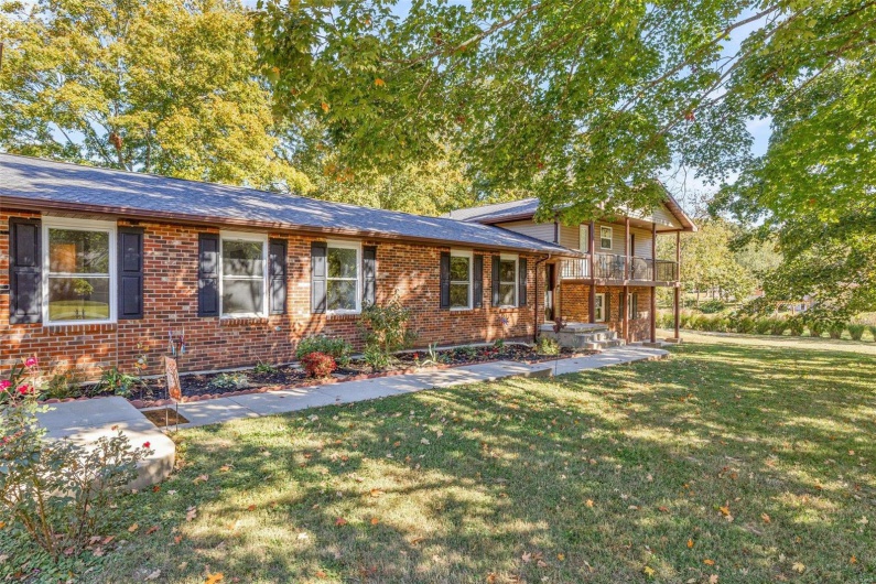 521 Lindsey Lane, Farmington, Missouri 63640, 5 Bedrooms Bedrooms, 17 Rooms Rooms,4 BathroomsBathrooms,Residential,For Sale,Lindsey,MAR24066374