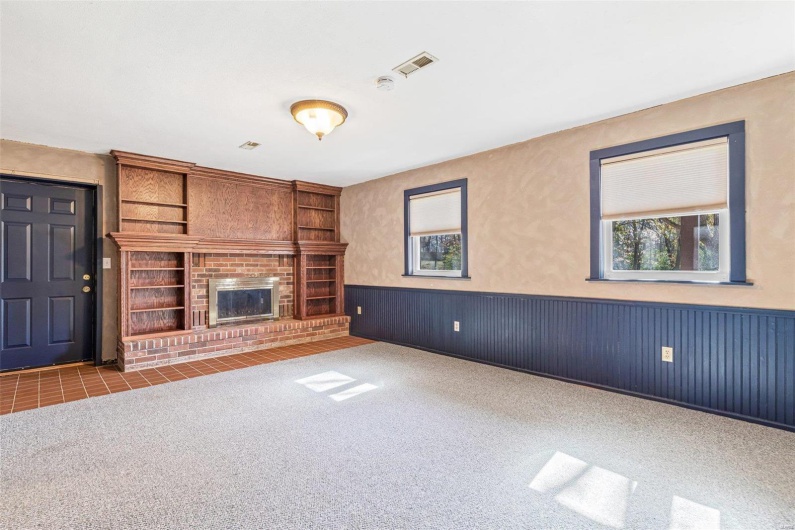 521 Lindsey Lane, Farmington, Missouri 63640, 5 Bedrooms Bedrooms, 17 Rooms Rooms,4 BathroomsBathrooms,Residential,For Sale,Lindsey,MAR24066374