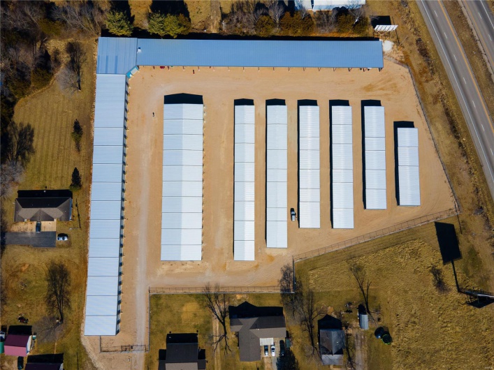 Birds eye view of property