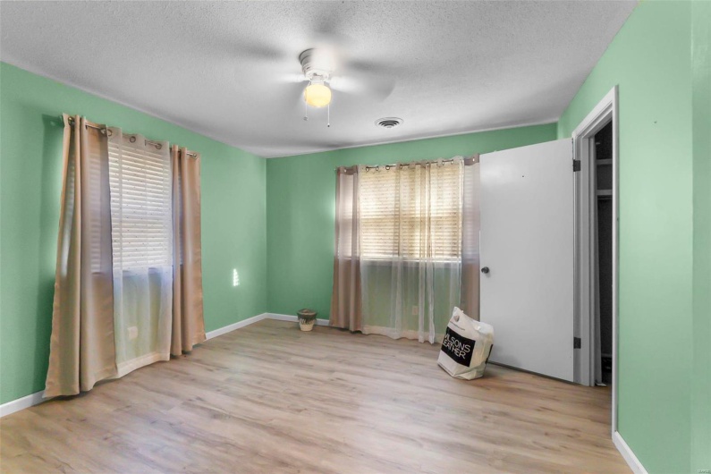 11 Schonhoff, Cape Girardeau, Missouri 63703, 5 Bedrooms Bedrooms, 10 Rooms Rooms,4 BathroomsBathrooms,Residential,For Sale,Schonhoff,MAR24071020