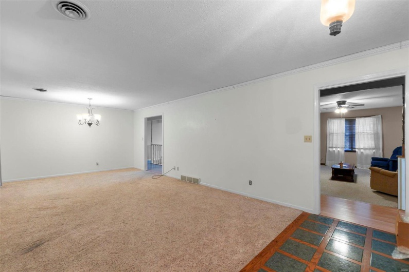 11 Schonhoff, Cape Girardeau, Missouri 63703, 5 Bedrooms Bedrooms, 10 Rooms Rooms,4 BathroomsBathrooms,Residential,For Sale,Schonhoff,MAR24071020