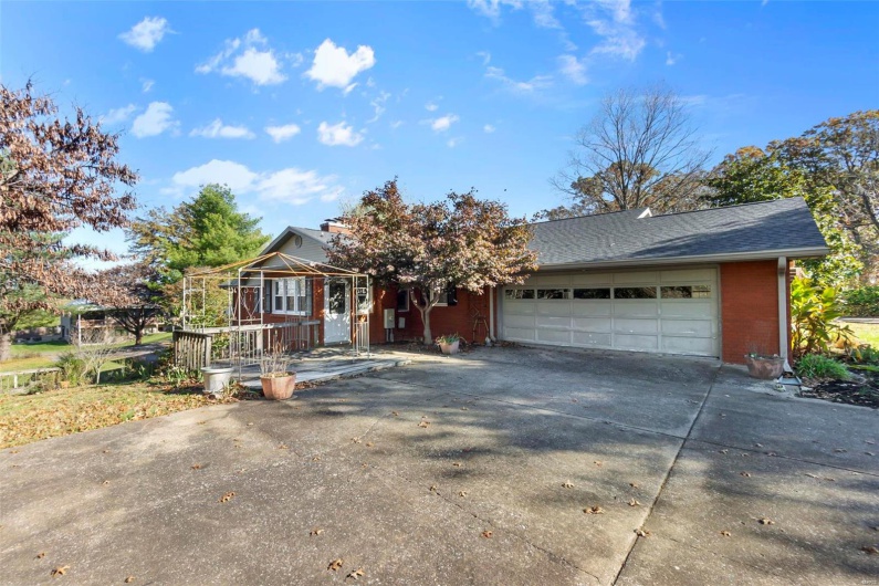 11 Schonhoff, Cape Girardeau, Missouri 63703, 5 Bedrooms Bedrooms, 10 Rooms Rooms,4 BathroomsBathrooms,Residential,For Sale,Schonhoff,MAR24071020