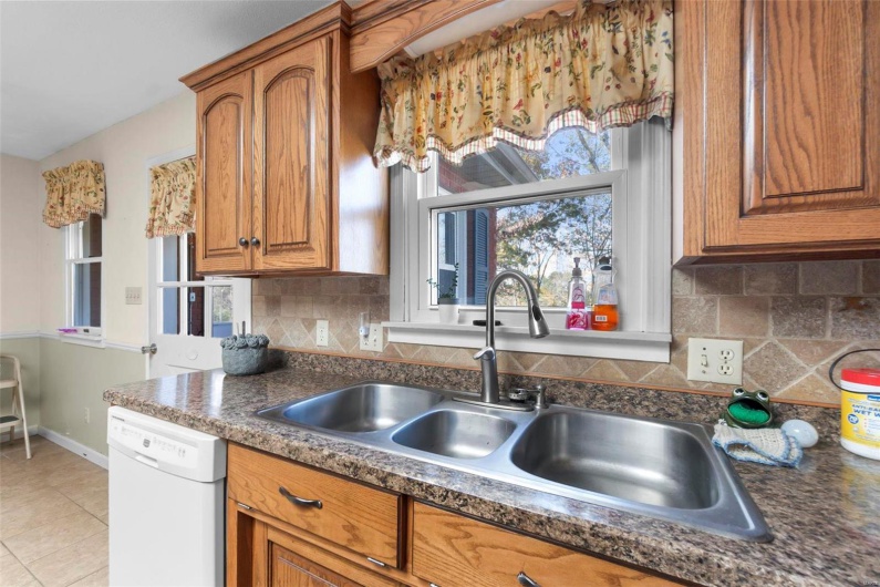 11 Schonhoff, Cape Girardeau, Missouri 63703, 5 Bedrooms Bedrooms, 10 Rooms Rooms,4 BathroomsBathrooms,Residential,For Sale,Schonhoff,MAR24071020