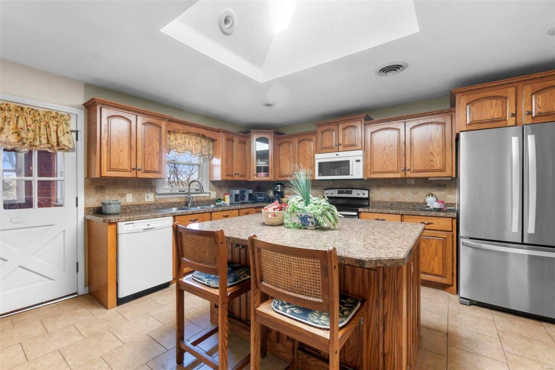 11 Schonhoff, Cape Girardeau, Missouri 63703, 5 Bedrooms Bedrooms, 10 Rooms Rooms,4 BathroomsBathrooms,Residential,For Sale,Schonhoff,MAR24071020