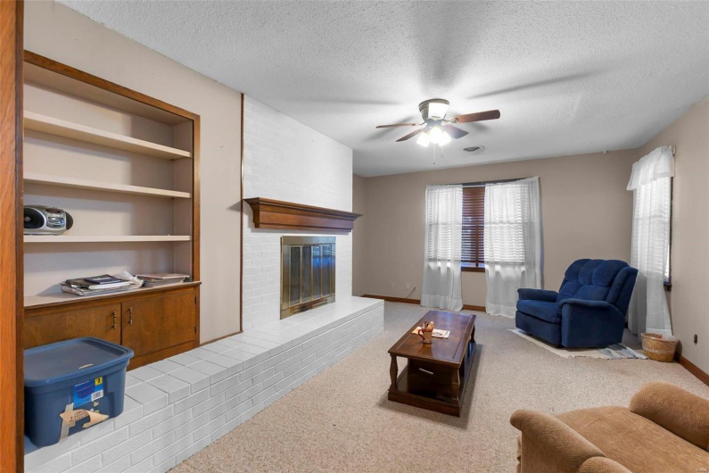 11 Schonhoff, Cape Girardeau, Missouri 63703, 5 Bedrooms Bedrooms, 10 Rooms Rooms,4 BathroomsBathrooms,Residential,For Sale,Schonhoff,MAR24071020