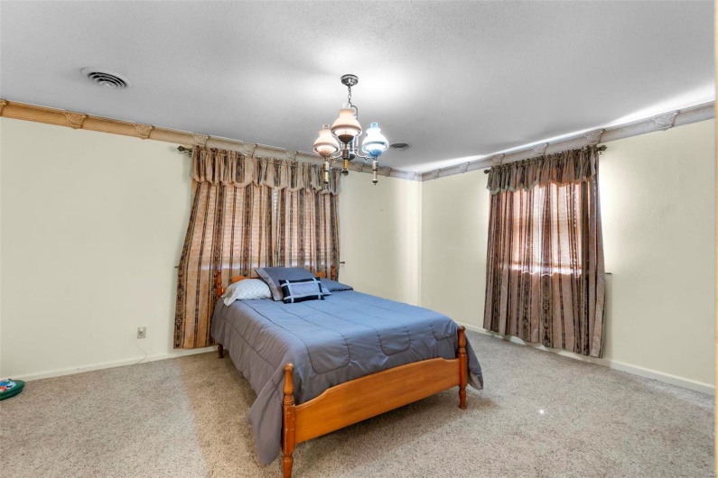 11 Schonhoff, Cape Girardeau, Missouri 63703, 5 Bedrooms Bedrooms, 10 Rooms Rooms,4 BathroomsBathrooms,Residential,For Sale,Schonhoff,MAR24071020