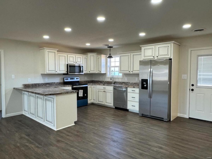 902 C Street, Malden, Missouri 63863, 3 Bedrooms Bedrooms, 6 Rooms Rooms,2 BathroomsBathrooms,Residential,For Sale,C,MAR23068593