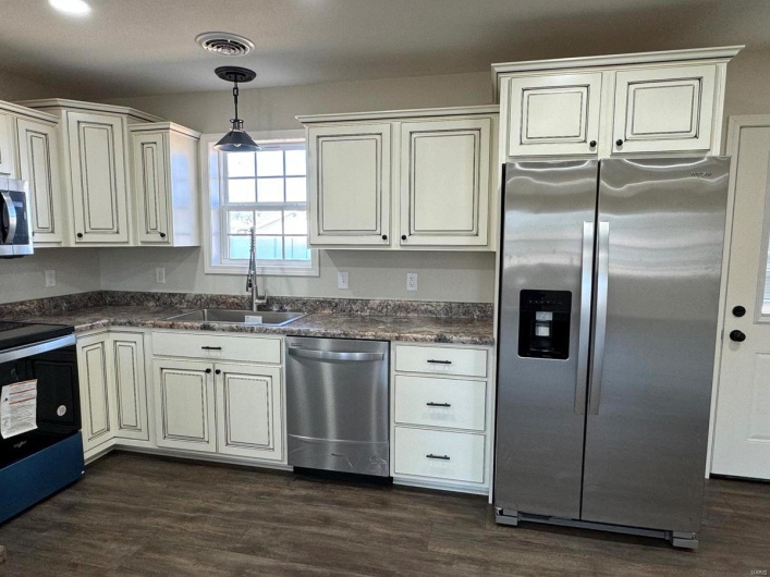 902 C Street, Malden, Missouri 63863, 3 Bedrooms Bedrooms, 6 Rooms Rooms,2 BathroomsBathrooms,Residential,For Sale,C,MAR23068593