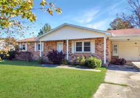109 Andrea Street, Sikeston, Missouri 63801, 3 Bedrooms Bedrooms, 8 Rooms Rooms,2 BathroomsBathrooms,Residential,For Sale,Andrea,MAR24071384