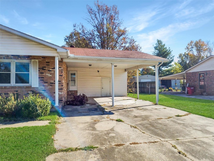 109 Andrea Street, Sikeston, Missouri 63801, 3 Bedrooms Bedrooms, 8 Rooms Rooms,2 BathroomsBathrooms,Residential,For Sale,Andrea,MAR24071384