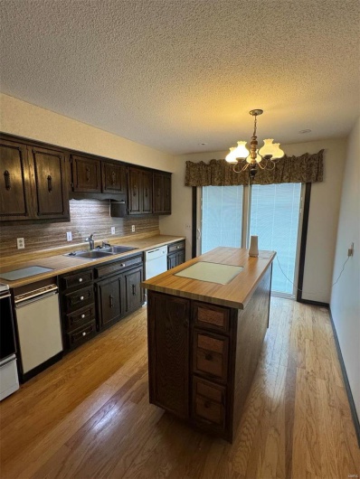 15164 Orchard Lake Drive, Dexter, Missouri 63841, 4 Bedrooms Bedrooms, 9 Rooms Rooms,3 BathroomsBathrooms,Residential,For Sale,Orchard Lake,MAR24052564