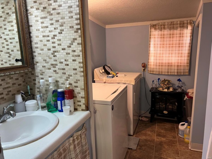 506 Fleming, Bernie, Missouri 63822, 3 Bedrooms Bedrooms, 6 Rooms Rooms,1 BathroomBathrooms,Residential,For Sale,Fleming,MAR24072687