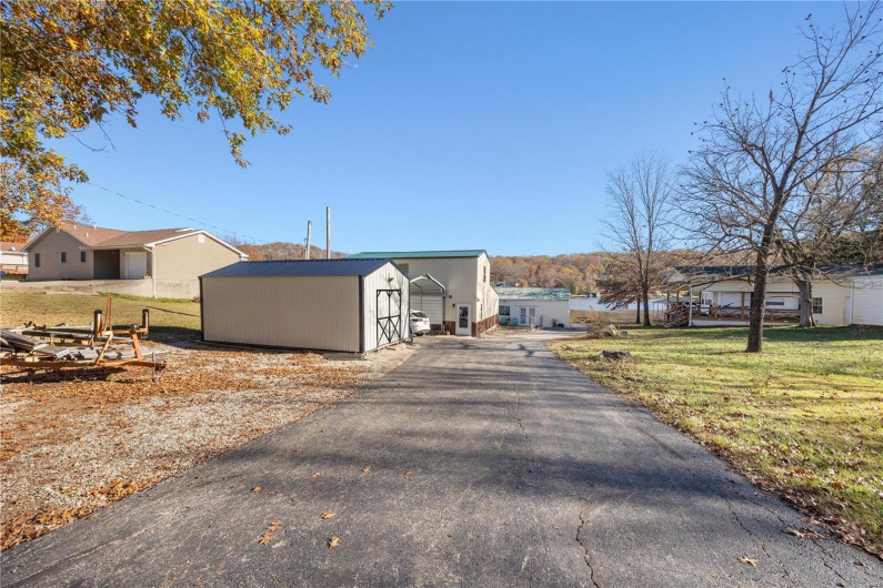 9136 Beach Drive, French Village, Missouri 63036, 4 Bedrooms Bedrooms, 8 Rooms Rooms,3 BathroomsBathrooms,Residential,For Sale,Beach,MAR24071110
