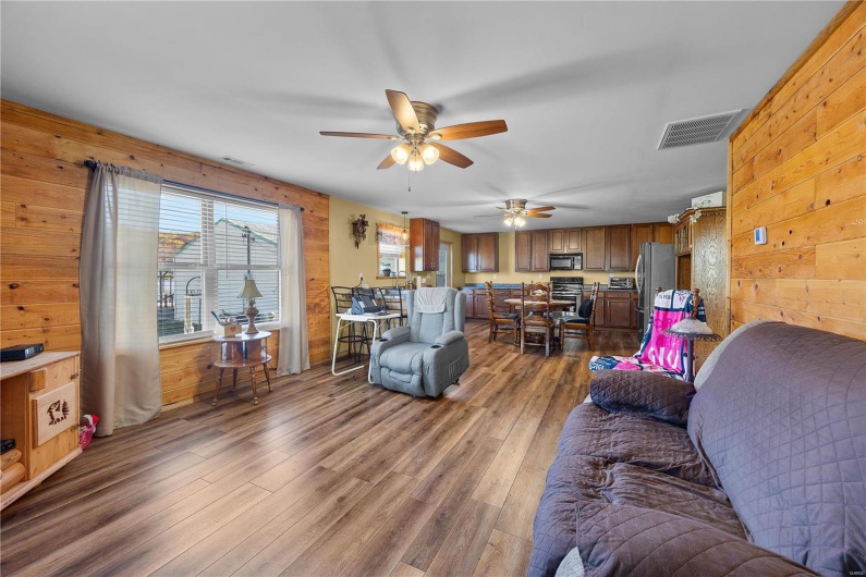 9136 Beach Drive, French Village, Missouri 63036, 4 Bedrooms Bedrooms, 8 Rooms Rooms,3 BathroomsBathrooms,Residential,For Sale,Beach,MAR24071110