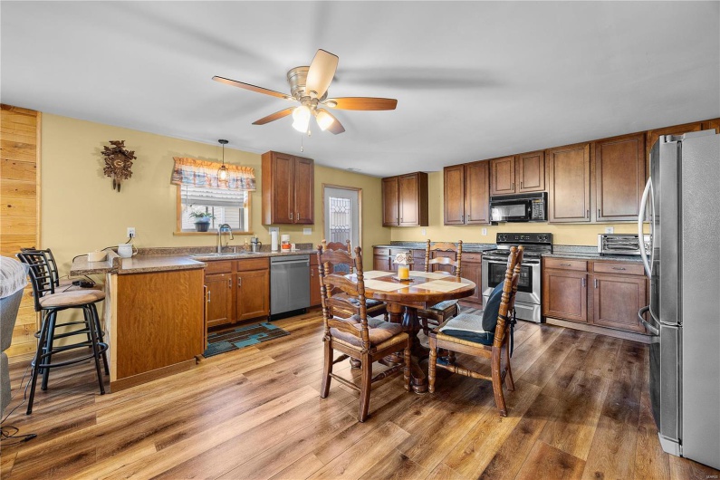 9136 Beach Drive, French Village, Missouri 63036, 4 Bedrooms Bedrooms, 8 Rooms Rooms,3 BathroomsBathrooms,Residential,For Sale,Beach,MAR24071110