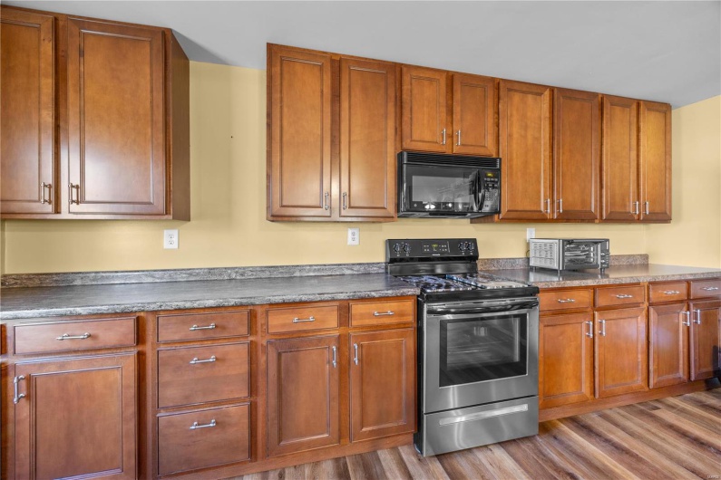 9136 Beach Drive, French Village, Missouri 63036, 4 Bedrooms Bedrooms, 8 Rooms Rooms,3 BathroomsBathrooms,Residential,For Sale,Beach,MAR24071110