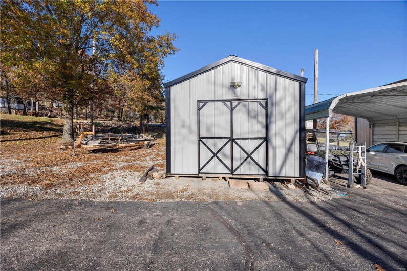 9136 Beach Drive, French Village, Missouri 63036, 4 Bedrooms Bedrooms, 8 Rooms Rooms,3 BathroomsBathrooms,Residential,For Sale,Beach,MAR24071110