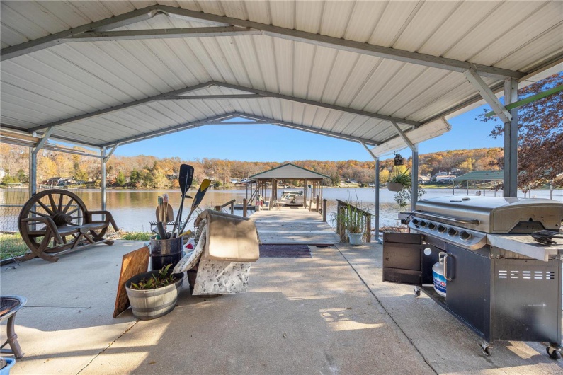 9136 Beach Drive, French Village, Missouri 63036, 4 Bedrooms Bedrooms, 8 Rooms Rooms,3 BathroomsBathrooms,Residential,For Sale,Beach,MAR24071110