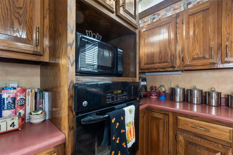 2230 Kent Drive, Cape Girardeau, Missouri 63701, 3 Bedrooms Bedrooms, 8 Rooms Rooms,3 BathroomsBathrooms,Residential,For Sale,Kent,MAR24070301