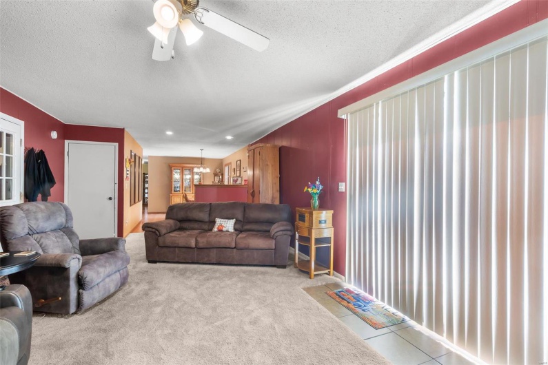 2230 Kent Drive, Cape Girardeau, Missouri 63701, 3 Bedrooms Bedrooms, 8 Rooms Rooms,3 BathroomsBathrooms,Residential,For Sale,Kent,MAR24070301