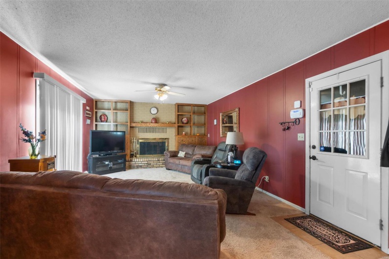 2230 Kent Drive, Cape Girardeau, Missouri 63701, 3 Bedrooms Bedrooms, 8 Rooms Rooms,3 BathroomsBathrooms,Residential,For Sale,Kent,MAR24070301