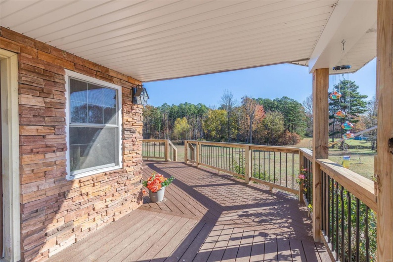 635 County Road 470, Poplar Bluff, Missouri 63901, 3 Bedrooms Bedrooms, ,3 BathroomsBathrooms,Residential,For Sale,County Road 470,MAR24072752