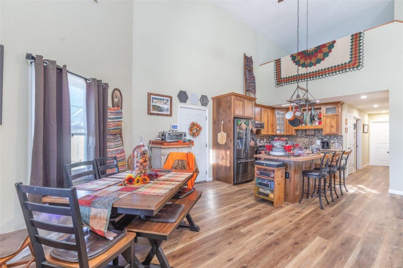 635 County Road 470, Poplar Bluff, Missouri 63901, 3 Bedrooms Bedrooms, ,3 BathroomsBathrooms,Residential,For Sale,County Road 470,MAR24072752