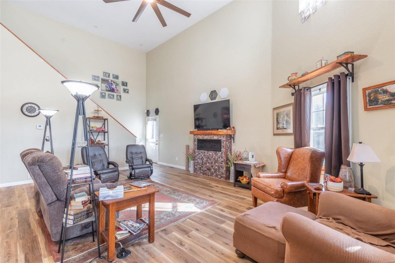 635 County Road 470, Poplar Bluff, Missouri 63901, 3 Bedrooms Bedrooms, ,3 BathroomsBathrooms,Residential,For Sale,County Road 470,MAR24072752