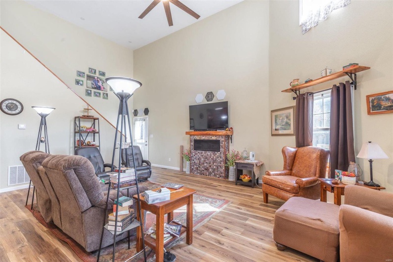 635 County Road 470, Poplar Bluff, Missouri 63901, 3 Bedrooms Bedrooms, ,3 BathroomsBathrooms,Residential,For Sale,County Road 470,MAR24072752