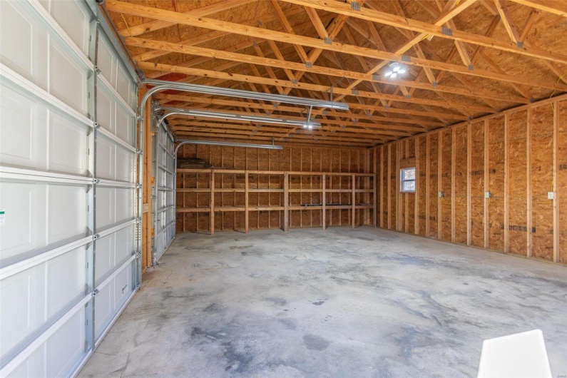 635 County Road 470, Poplar Bluff, Missouri 63901, 3 Bedrooms Bedrooms, ,3 BathroomsBathrooms,Residential,For Sale,County Road 470,MAR24072752