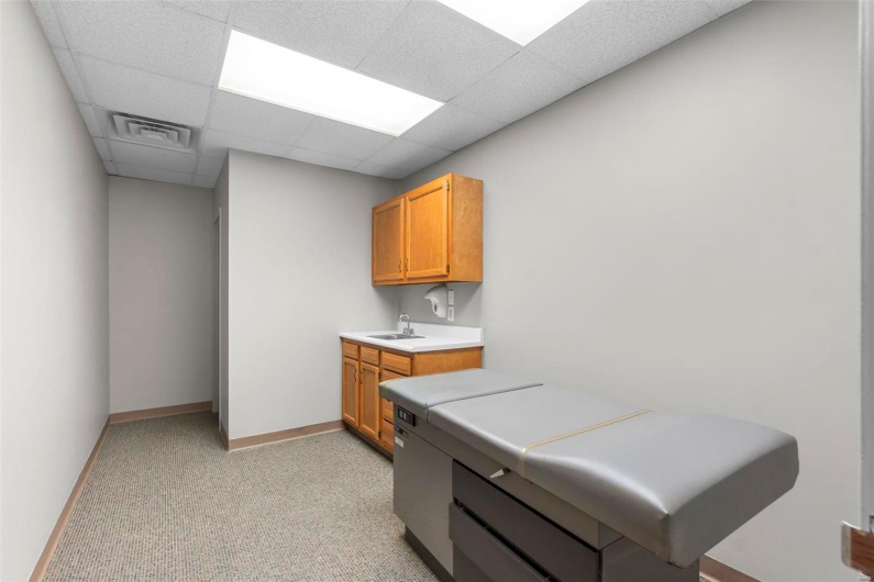 36 Doctors Park, Cape Girardeau, Missouri 63703, ,Commercial Lease,For Sale,Doctors Park,MAR24073619