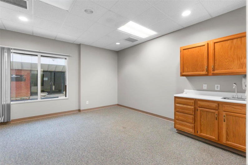 36 Doctors Park, Cape Girardeau, Missouri 63703, ,Commercial Lease,For Sale,Doctors Park,MAR24073619