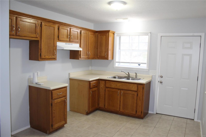 2318 Arkansas, Poplar Bluff, Missouri 63901, 2 Bedrooms Bedrooms, 5 Rooms Rooms,1 BathroomBathrooms,Residential,For Sale,Arkansas,MAR24073690