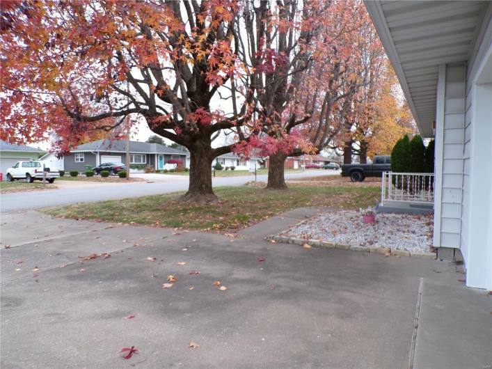 View of front yard