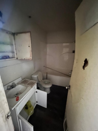 701 Eastwood, Caruthersville, Missouri 63830, 3 Bedrooms Bedrooms, 7 Rooms Rooms,1 BathroomBathrooms,Residential,For Sale,Eastwood,MAR24074402