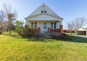 12449 Quarry Town Road, Ste Genevieve, Missouri 63670, 4 Bedrooms Bedrooms, 10 Rooms Rooms,2 BathroomsBathrooms,Residential,For Sale,Quarry Town,MAR24073828