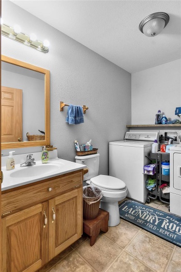1001 Harry Avenue, Perryville, Missouri 63775, 3 Bedrooms Bedrooms, 5 Rooms Rooms,3 BathroomsBathrooms,Residential,For Sale,Harry,MAR24074258