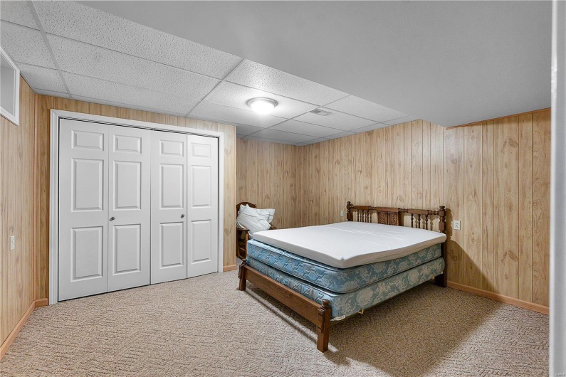 1001 Harry Avenue, Perryville, Missouri 63775, 3 Bedrooms Bedrooms, 5 Rooms Rooms,3 BathroomsBathrooms,Residential,For Sale,Harry,MAR24074258