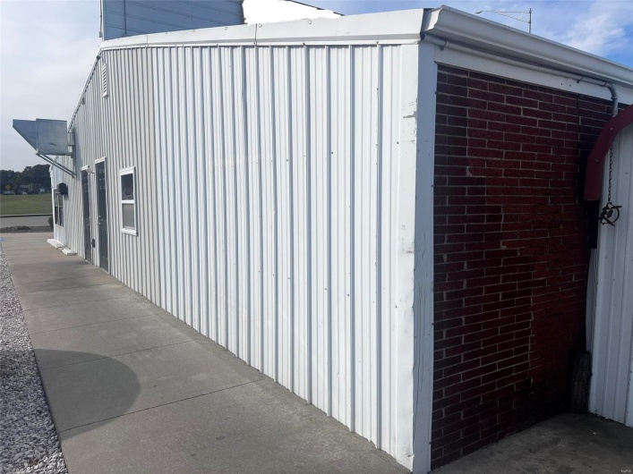 1324 Saint Joseph Street, Perryville, Missouri 63775, ,Commercial Sale,For Sale,Saint Joseph,MAR23063752