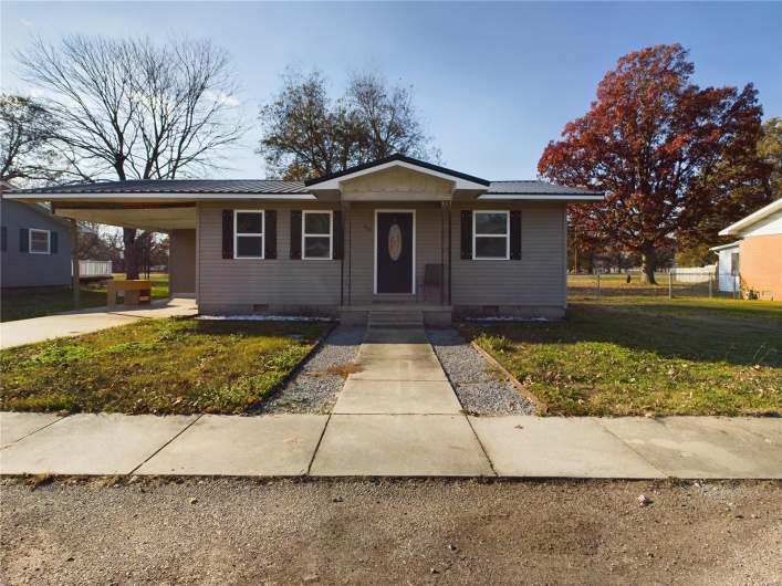 930 McNew Drive, Bernie, Missouri 63822, 2 Bedrooms Bedrooms, 6 Rooms Rooms,1 BathroomBathrooms,Residential,For Sale,McNew,MAR24074751