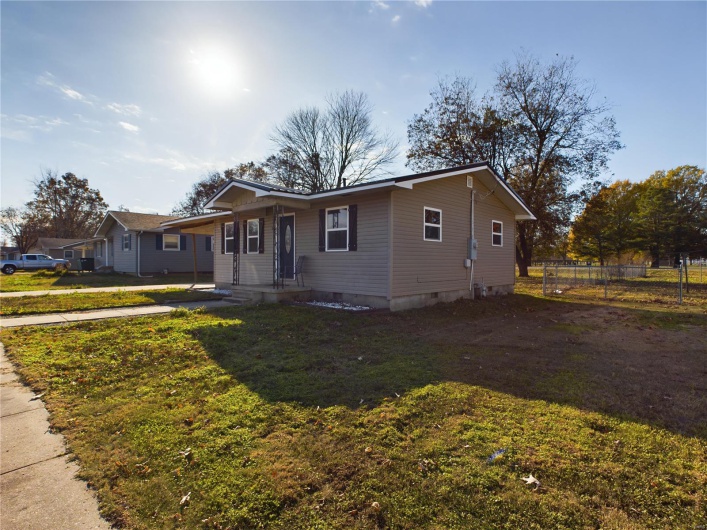 930 McNew Drive, Bernie, Missouri 63822, 2 Bedrooms Bedrooms, 6 Rooms Rooms,1 BathroomBathrooms,Residential,For Sale,McNew,MAR24074751