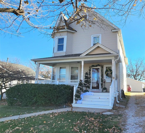 View of front of house featuring a porch