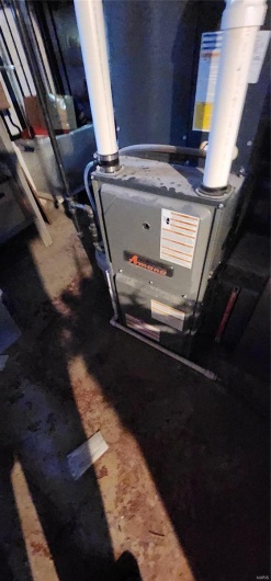 Utility room with heating unit