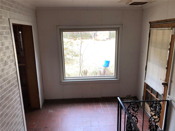 208 Cleveland, Malden, Missouri 63863, 3 Bedrooms Bedrooms, 6 Rooms Rooms,2 BathroomsBathrooms,Residential,For Sale,Cleveland,MAR24075197