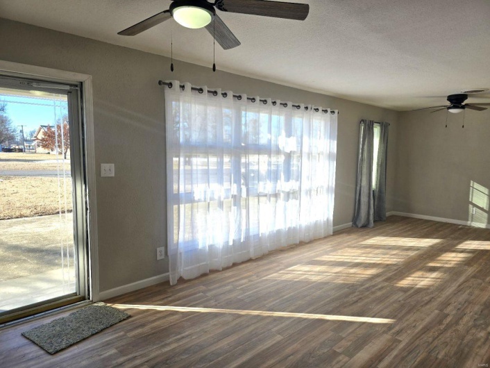 406 Layne Drive, Malden, Missouri 63863, 3 Bedrooms Bedrooms, 10 Rooms Rooms,2 BathroomsBathrooms,Residential,For Sale,Layne,MAR24075294